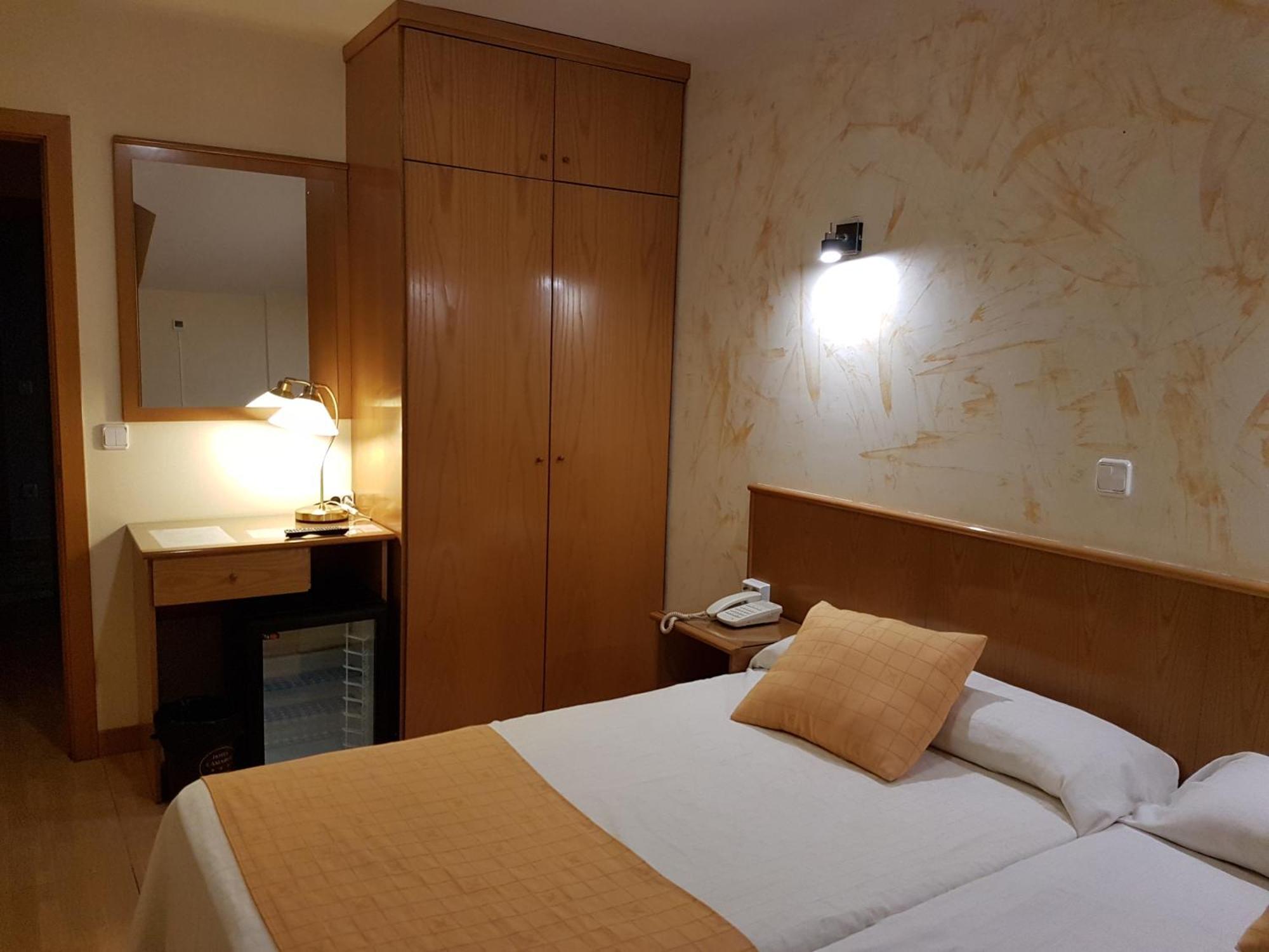Hotel Camargo Igollo Esterno foto