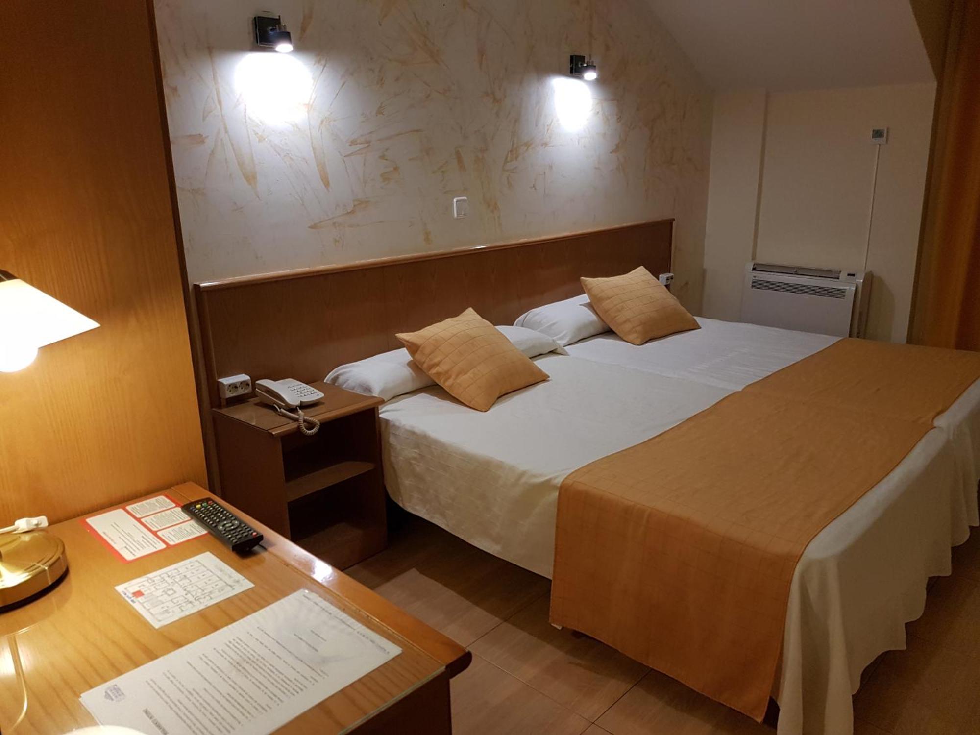 Hotel Camargo Igollo Esterno foto