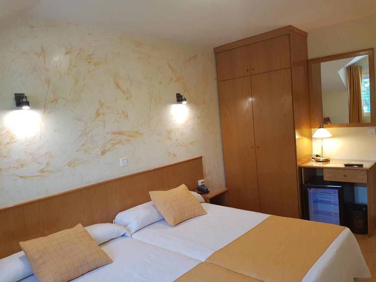 Hotel Camargo Igollo Esterno foto